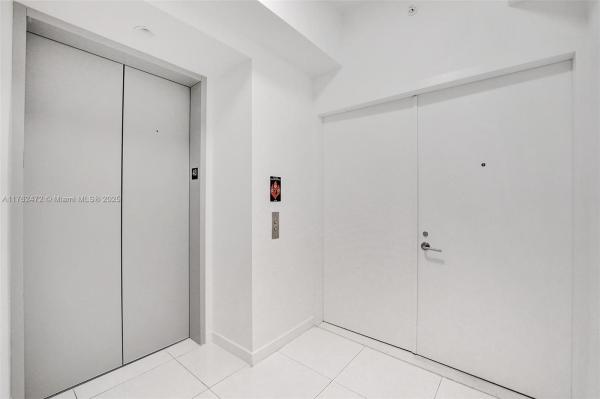 851 NE 1ST AVE #4301, MIAMI, FL 33132