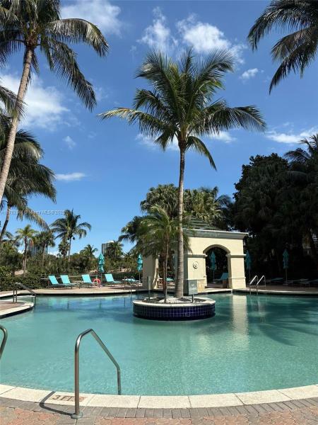 19501 W COUNTRY CLUB DR #1811, AVENTURA, FL 33180