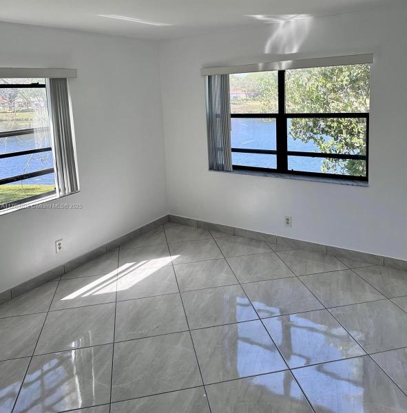 ISLAND CLUB AT CORAL SPRI