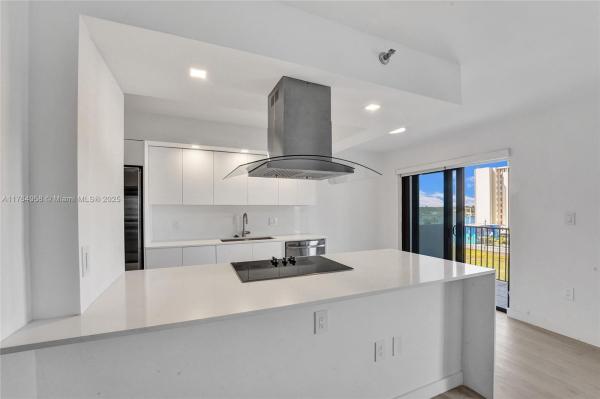 1201 S OCEAN DR #506N, HOLLYWOOD, FL 33019