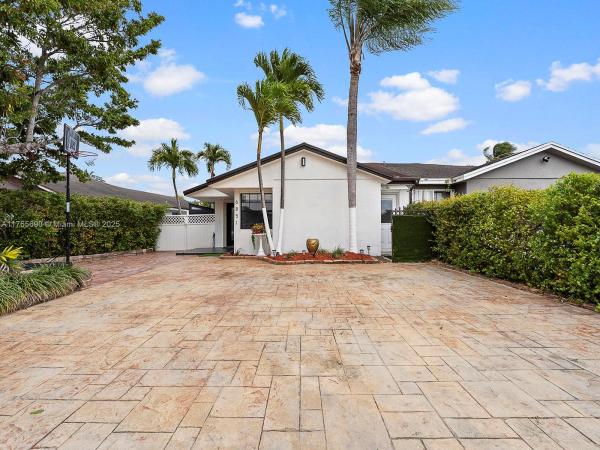 SUNSET EAST VILLAS 13122