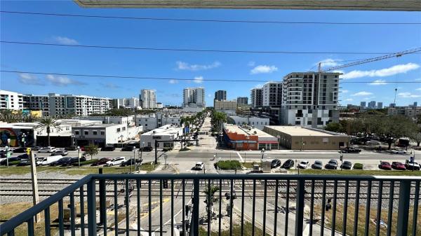 HOLLYWOOD STATION RES CON