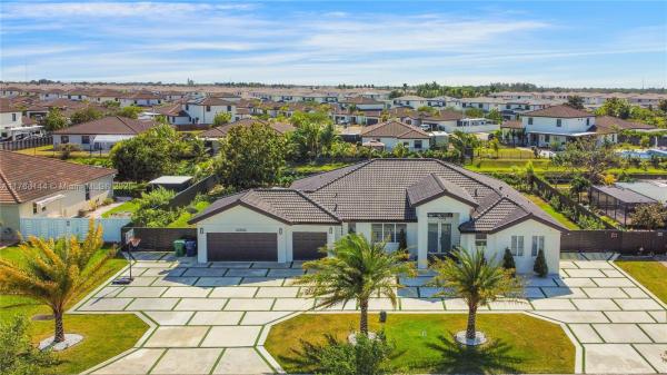 ESTATE MANSIONS 1ST ADDN