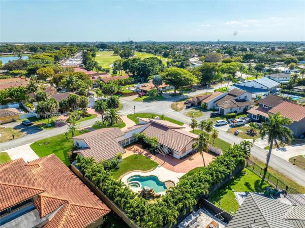 NORTH LINKS COUNTRY CLUB