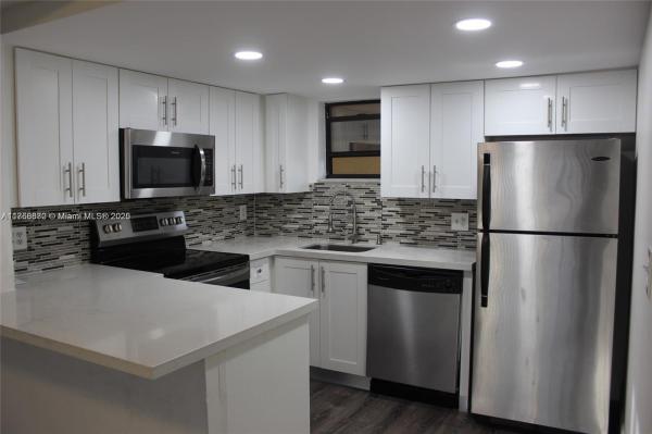 LAS VISTAS AT DORAL CONDO