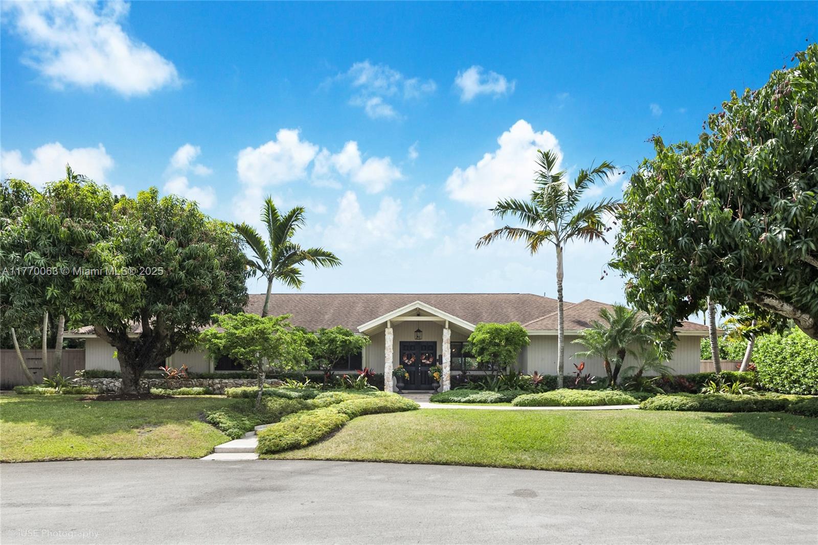 CLINTON GROVE ESTS - фото