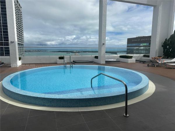 500 BRICKELL WEST CONDO