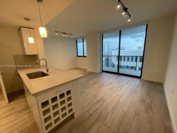 NINE AT MARY BRICKELL VIL