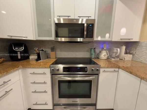 2017 S OCEAN DR #PH4, HALLANDALE BEACH, FL 33009