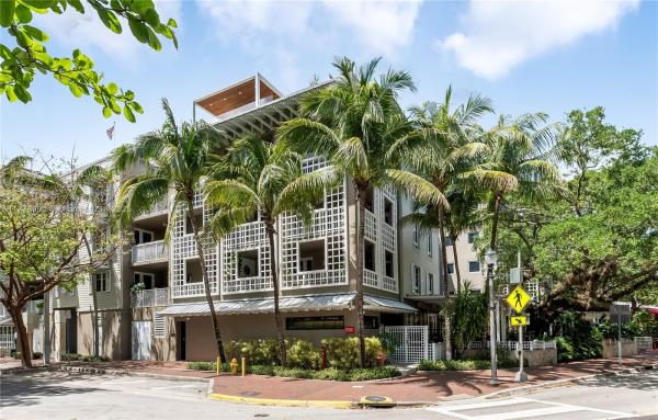 GROVE GARDEN RESIDENCES C