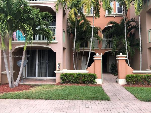 THE COURTS AT DORAL ISLES