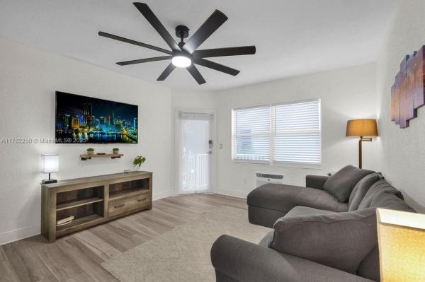 835 MERIDIAN CONDO