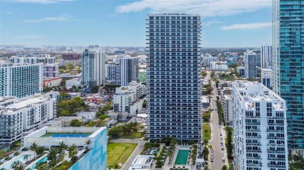 BAY HOUSE MIAMI CONDO