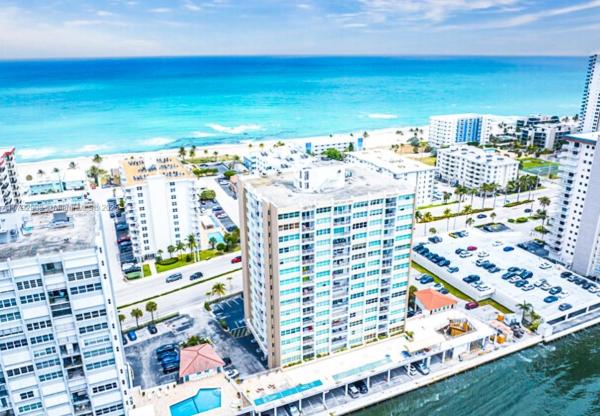 TRAFALGAR TOWERS CONDO