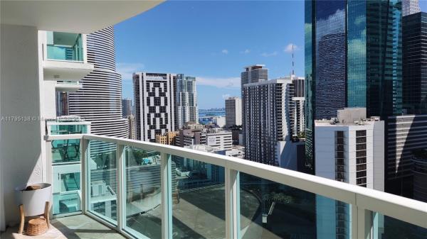 BRICKELL ON THE RIVER N T