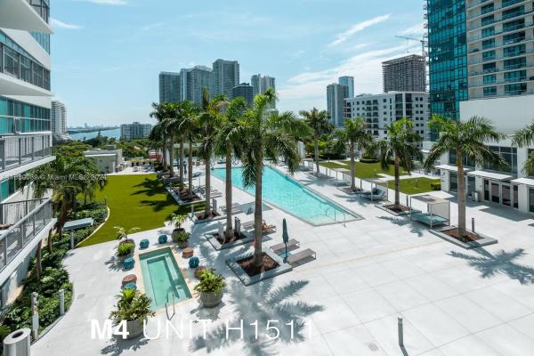 4 MIDTOWN MIAMI CONDO