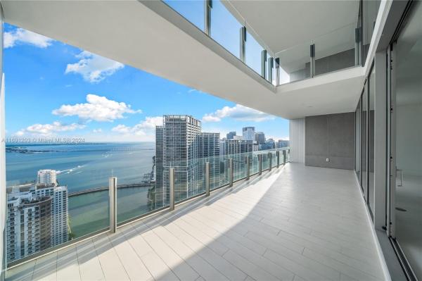 300 BISCAYNE BOULEVARD WAY #4802 DUPLEX, MIAMI, FL 33131