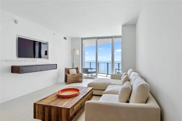 4111 S OCEAN DR #2309, HALLANDALE BEACH, FL 33019
