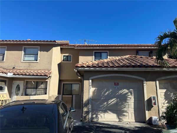 LAGO GRANDE CONDO SIX-B