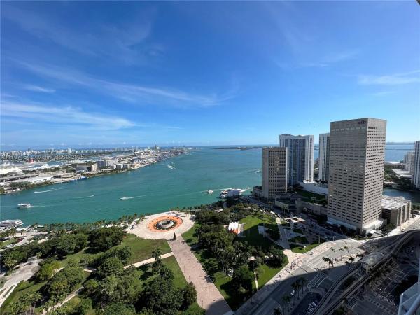 50 BISCAYNE CONDO