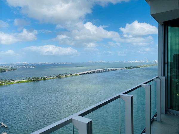 BISCAYNE BEACH CONDO