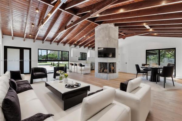 COUNTRY CLUB ESTATES UNIT