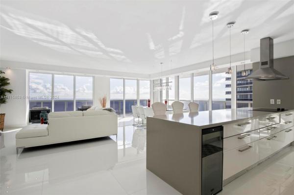 1800 S OCEAN DR #3904, HALLANDALE BEACH, FL 33009