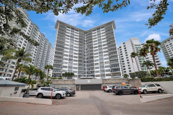 ROYAL AMBASSADOR CONDO