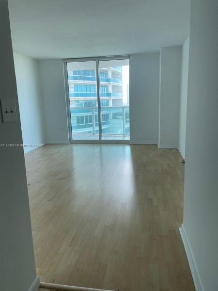2101 BRICKELL AVE #1811, MIAMI, FL 33129