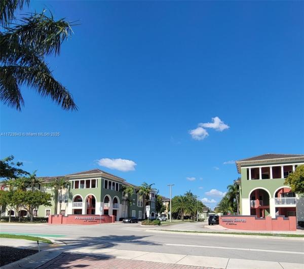 PROMENADE SHORES AT DORAL