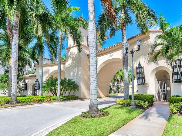 VILLA CASTILLE CONDO