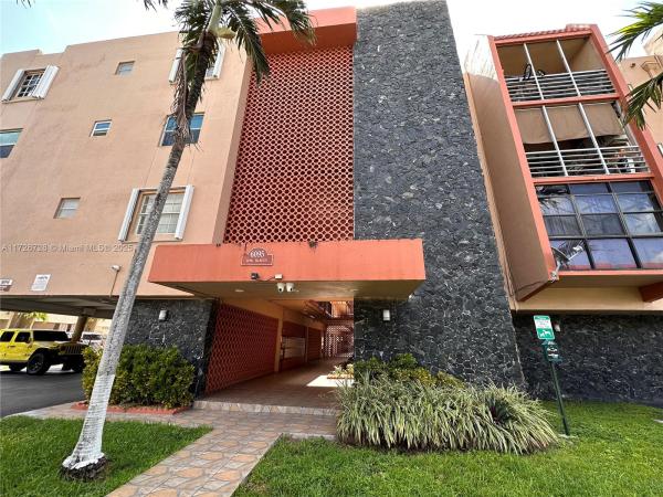 ROYAL PALMETTO CONDO