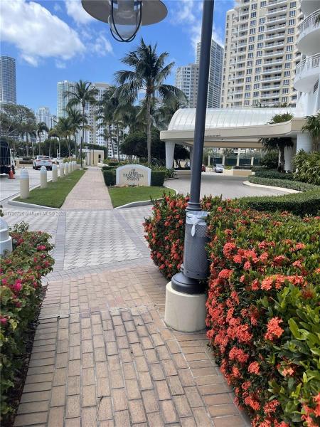 THREE TEQUESTA POINT COND