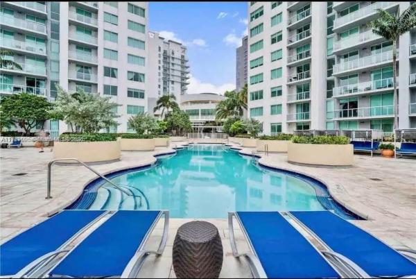 244 BISCAYNE BLVD #2610, MIAMI, FL 33132