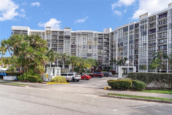 1000 PARKVIEW DR #801, HALLANDALE BEACH, FL 33009