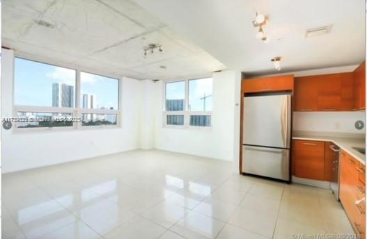 MIDBLOCK MIAMI CONDO