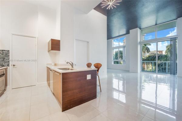 QUANTUM ON THE BAY CONDO