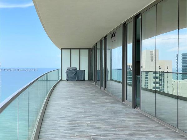 18975 COLLINS AVE #3605, SUNNY ISLES BEACH, FL 33160