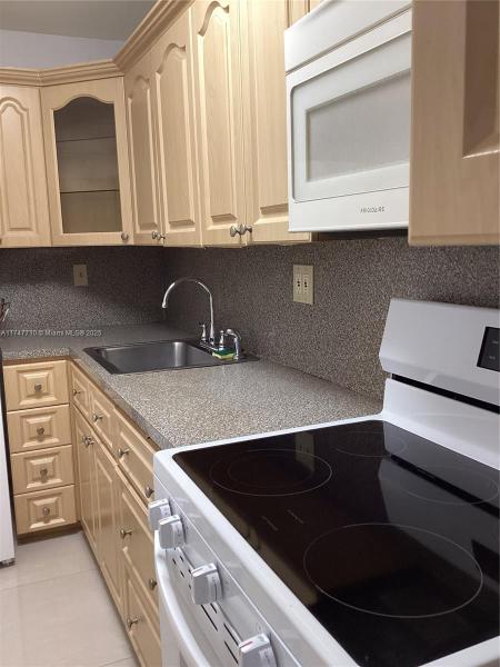 SUNSET VILLAS NO 3 CONDO