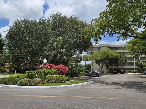 NO 99 PALM-AIRE COUNTRY C