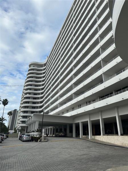 OCEANSIDE PLAZA CONDO