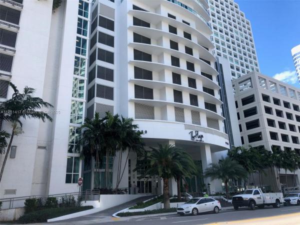 950 BRICKELL BAY DR #4703, MIAMI, FL 33131