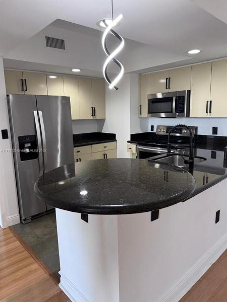 WAVERLY AT LAS OLAS CONDO