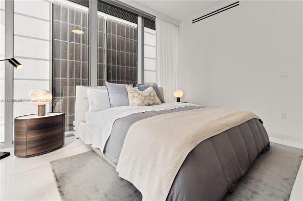 300 BISCAYNE BOULEVARD WAY #604, MIAMI, FL 33131