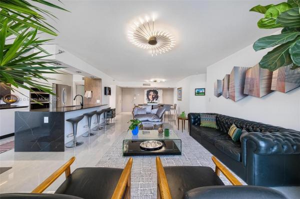 MYSTIC POINTE TOWER 100