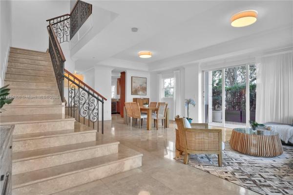 VILLA ALHAMBRA CONDO