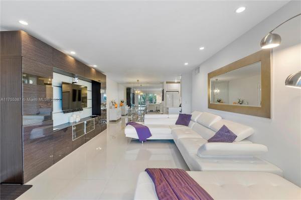 BAY COLONY CLUB CONDO