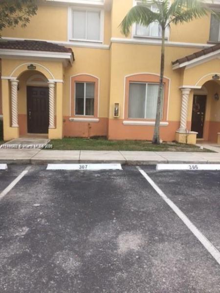 SHOMA TOWNHOMES AT KEYSCO