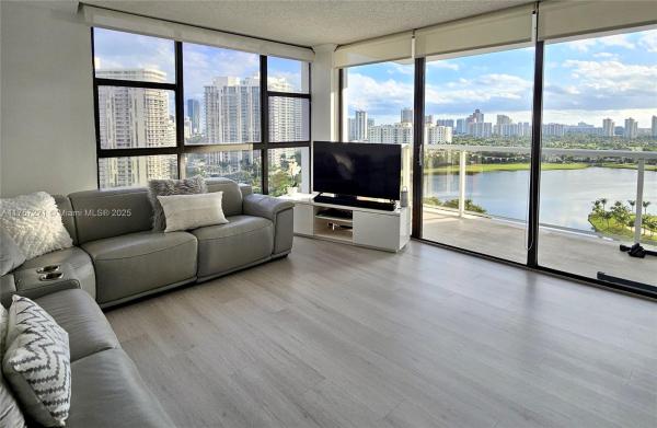 FLAMENCO CONDO-TOWER I