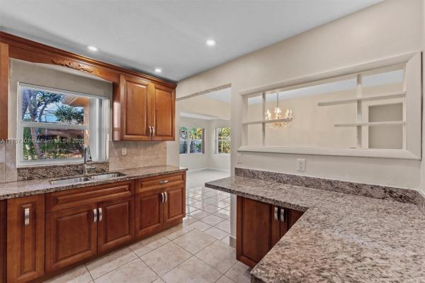 SUNRISE GOLF VILLAGE SEC